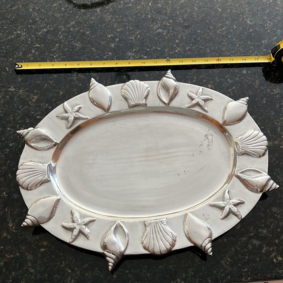 Pewter tray with decorative seashell border - Picture 2 of 4